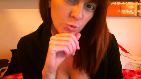 彼女のお尻を開くこの大きなイタリアの女のための素晴らしい肛門のオルガスム